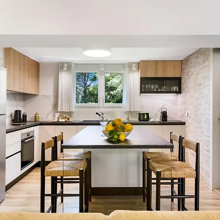 Apartment Polys Lefkada 1 *