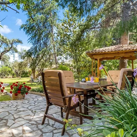 Polys Lefkada 1 Apolpaina