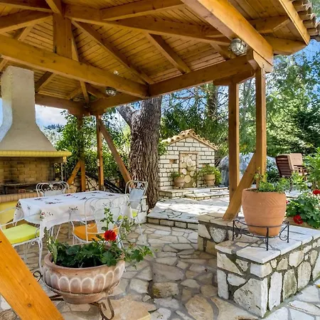 Polys Lefkada 1 Апартаменты Apolpaina