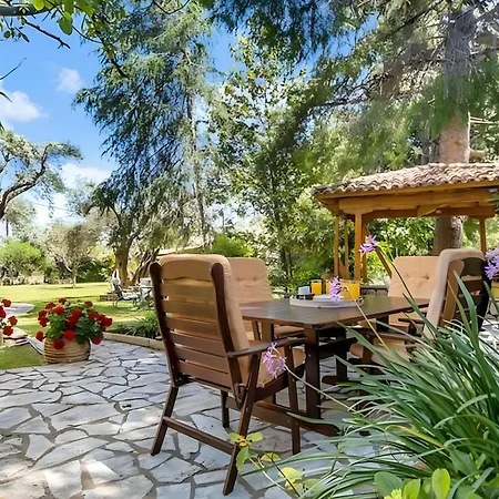 Polys Lefkada 1 Апартаменты *